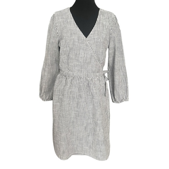 Old Navy Dresses & Skirts - Old Navy Black and White Striped Cotton Dress